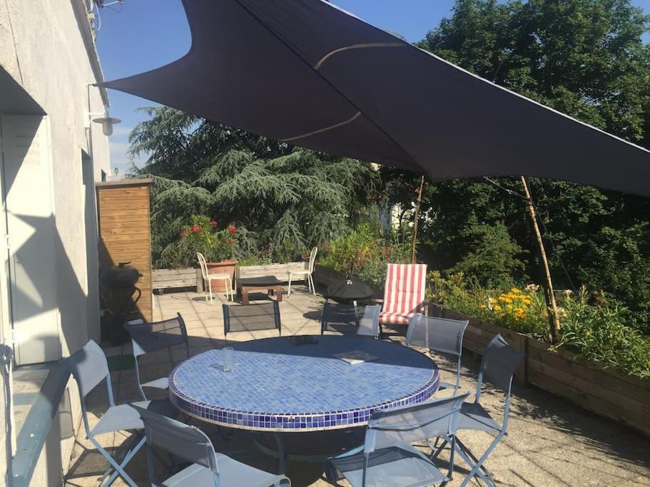 Villa Les Terrasses Dans La Nature Avec Piscine A 2 Pas De Lyon, Metro A 15Mn A Pied Pour Lyon Centre En 10Mn Ou Bus A 300M Pour Lyon Centre Oullins Εξωτερικό φωτογραφία