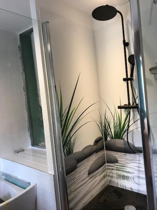 Villa Les Terrasses Dans La Nature Avec Piscine A 2 Pas De Lyon, Metro A 15Mn A Pied Pour Lyon Centre En 10Mn Ou Bus A 300M Pour Lyon Centre Oullins Εξωτερικό φωτογραφία